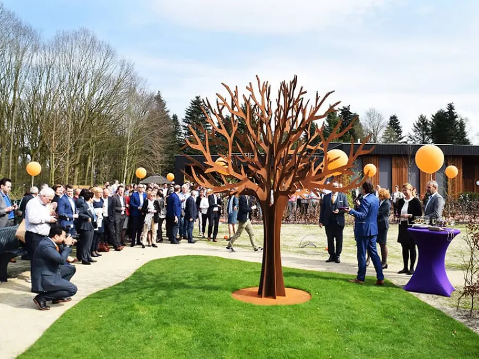 Gedenkboom op herdenkingsplek op crematorium en uitvaartcentrum De Hoge Bogt in Veldhoven