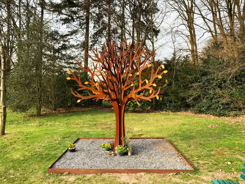 Gedenkboom 320 cm op Begraafplaats Zuiderhof in Hilversum