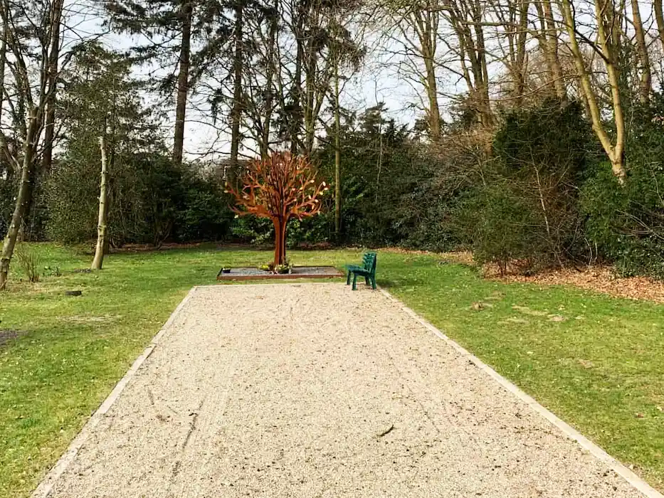 gedenkmonument natuurbegraven begraafplaats Zuiderhof in Hilversum